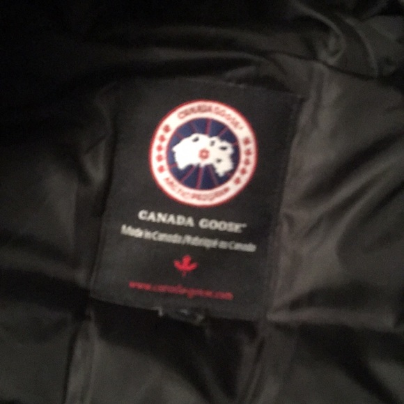 Canada Goose Bomber Fur - Picture 6 of 8